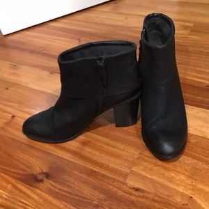 BC Footwear Black Band Li Bootie